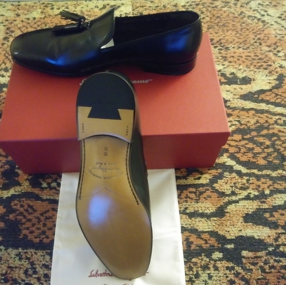 Salvatore Ferragamo - Forever Nero Leather Shoes